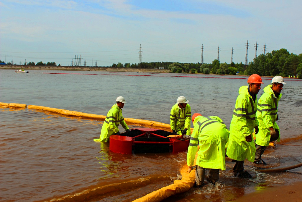 Ликвидация разливов нефти. Необходимость плана и качественного оборудования